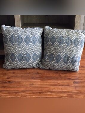 Target Bohemian Blue Cream Metallic Gold Diamond Woven Decor Pillows Set of 2